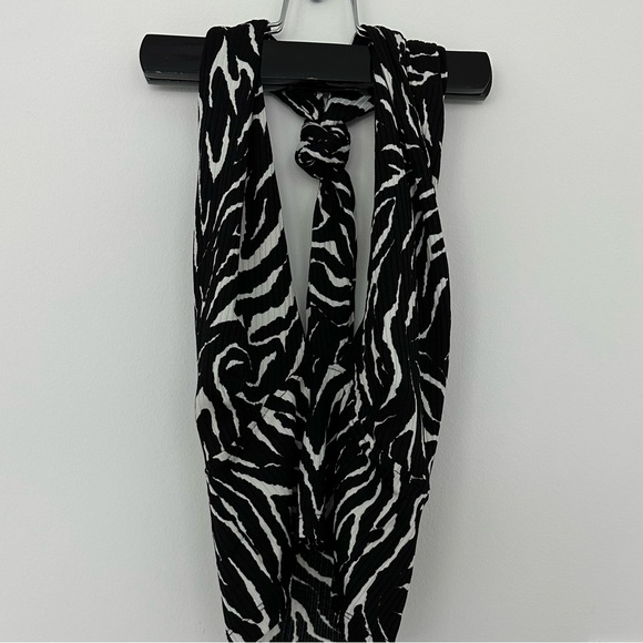 Tie Neck Zebra Print Halter Top - Picture 9 of 10